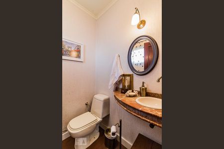 Casa à venda com 370m², 5 quartos e 4 vagas Casa à venda com 370m², 5 quartos e 4 vagasLavabo