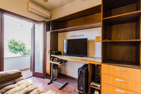 Casa à venda com 370m², 5 quartos e 4 vagas Casa à venda com 370m², 5 quartos e 4 vagasDormitório3