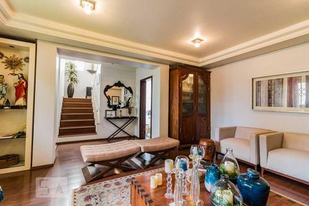 Casa à venda com 370m², 5 quartos e 4 vagas Casa à venda com 370m², 5 quartos e 4 vagassala