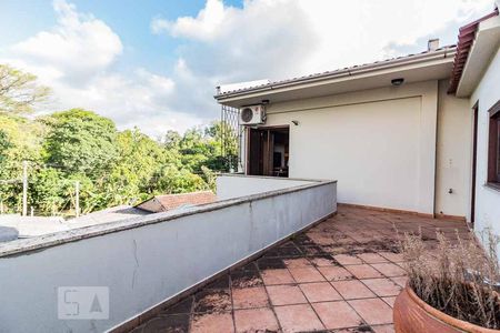 Casa à venda com 370m², 5 quartos e 4 vagas Casa à venda com 370m², 5 quartos e 4 vagasSacada
