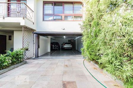 Casa à venda com 370m², 5 quartos e 4 vagas Casa à venda com 370m², 5 quartos e 4 vagasgaragem