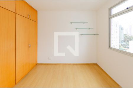Quarto 1 de apartamento para alugar com 3 quartos, 101m² em Belvedere, Belo Horizonte