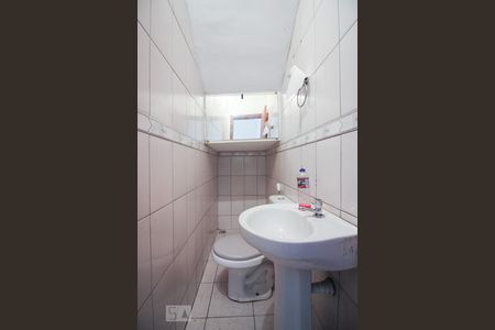 Casa à venda com 160m², 3 quartos e sem vagaBanheiro 