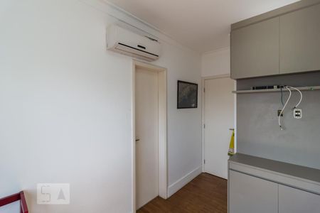 Apartamento à venda com 130m², 3 quartos e 2 vagas Apartamento à venda com 130m², 3 quartos e 2 vagasQuarto suíte 2
