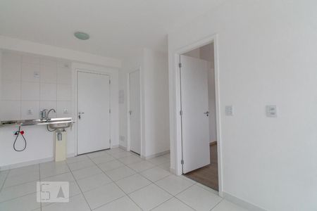 Sala e cozinha de apartamento para alugar com 1 quarto, 33m² em Brás, São Paulo