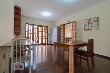 Casa à venda com 274m², 5 quartos e 4 vagasSala de Jantar
