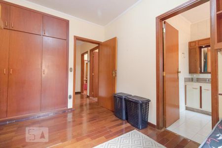 Casa à venda com 274m², 5 quartos e 4 vagasSuíte 03