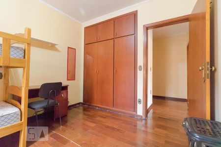 Casa à venda com 274m², 5 quartos e 4 vagasSuíte 03