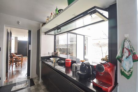 Casa à venda com 160m², 3 quartos e 2 vagas Casa à venda com 160m², 3 quartos e 2 vagasCozinha
