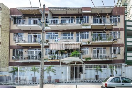 Apartamento à venda com 80m², 2 quartos e 1 vaga Apartamento à venda com 80m², 2 quartos e 1 vagaFachada do Prédio