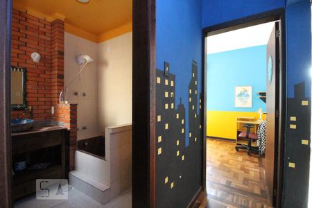 Corredor Social de apartamento para alugar com 2 quartos, 84m² em Petrópolis, Porto Alegre
