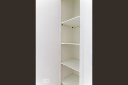 Apartamento à venda com 70m², 2 quartos e 1 vaga Apartamento à venda com 70m², 2 quartos e 1 vagaArmário do Corredor