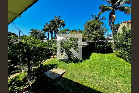 Casa à venda com 350m², 5 quartos e 6 vagas Casa à venda com 350m², 5 quartos e 6 vagasVista Suíte 1
