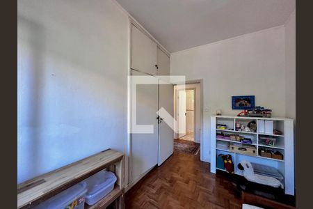 Casa à venda com 350m², 5 quartos e 6 vagas Casa à venda com 350m², 5 quartos e 6 vagasQuarto 4