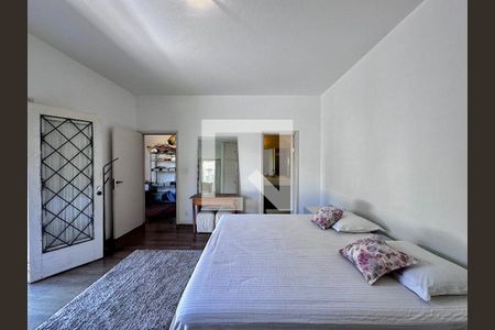 Casa à venda com 350m², 5 quartos e 6 vagas Casa à venda com 350m², 5 quartos e 6 vagasSuíte 1