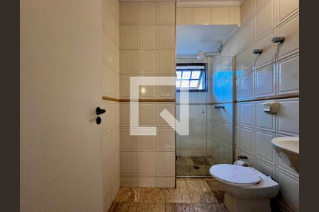 Casa à venda com 350m², 5 quartos e 6 vagas Casa à venda com 350m², 5 quartos e 6 vagasBanheiro Social