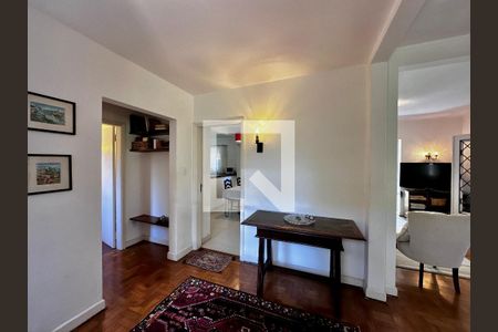 Casa à venda com 350m², 5 quartos e 6 vagas Casa à venda com 350m², 5 quartos e 6 vagasHall Entrada Casa