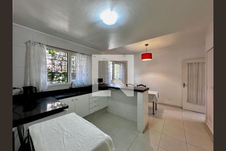 Casa à venda com 350m², 5 quartos e 6 vagas Casa à venda com 350m², 5 quartos e 6 vagasCozinha