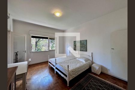 Casa à venda com 350m², 5 quartos e 6 vagas Casa à venda com 350m², 5 quartos e 6 vagasSuíte 2