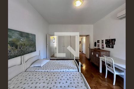 Casa à venda com 350m², 5 quartos e 6 vagas Casa à venda com 350m², 5 quartos e 6 vagasSuíte 2