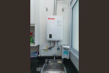 Apartamento à venda com 65m², 2 quartos e 2 vagas Apartamento à venda com 65m², 2 quartos e 2 vagasDetalhe da área de serviço