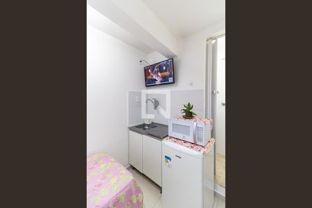 Cozinha de kitnet/studio para alugar com 1 quarto, 12m² em Aclimação, São Paulo