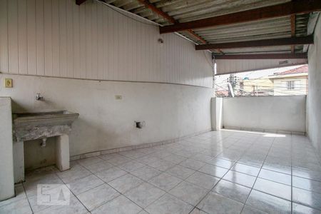 Área de Serviço de casa para alugar com 2 quartos, 100m² em Vila Lúcia, São Paulo