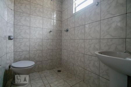 Banheiro de casa para alugar com 2 quartos, 100m² em Vila Lúcia, São Paulo