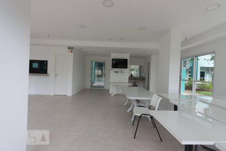 Apartamento para alugar com 77m², 2 quartos e 1 vaga Apartamento para alugar com 77m², 2 quartos e 1 vagaÁrea comum - Salão de festas