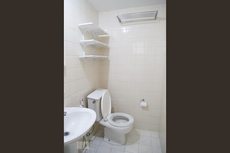 Banheiro de kitnet/studio à venda com 1 quarto, 25m² em Vila Clementino, São Paulo