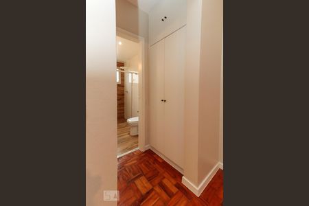 Corredor  de apartamento para alugar com 1 quarto, 52m² em Jardim Paulista, São Paulo