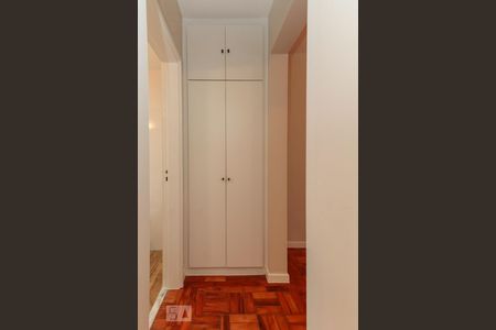 Corredor  de apartamento para alugar com 1 quarto, 52m² em Jardim Paulista, São Paulo