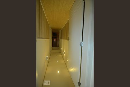 Apartamento à venda com 128m², 2 quartos e 2 vagasCorredor