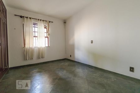 Casa à venda com 250m², 4 quartos e 4 vagas Casa à venda com 250m², 4 quartos e 4 vagasQuarto 01