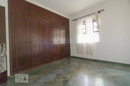 Casa à venda com 250m², 4 quartos e 4 vagas Casa à venda com 250m², 4 quartos e 4 vagasQuarto 01