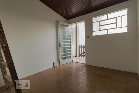 Casa à venda com 250m², 4 quartos e 4 vagas Casa à venda com 250m², 4 quartos e 4 vagasquarto de despejo (edícula)