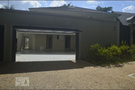 Casa à venda com 520m², 3 quartos e 5 vagasFachada