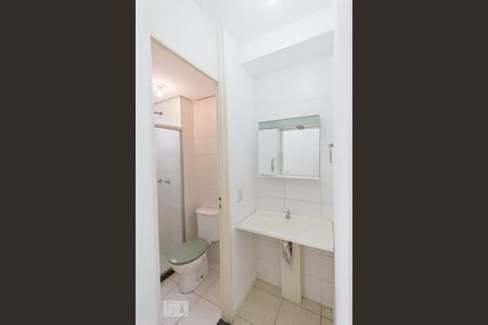 Banheiro de apartamento para alugar com 2 quartos, 50m² em Anil, Rio de Janeiro