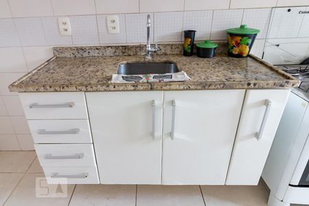 Apartamento à venda com 96m², 2 quartos e 1 vagaCozinha - pia e armário