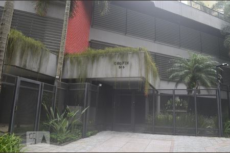 Apartamento à venda com 190m², 3 quartos e 3 vagasFachada