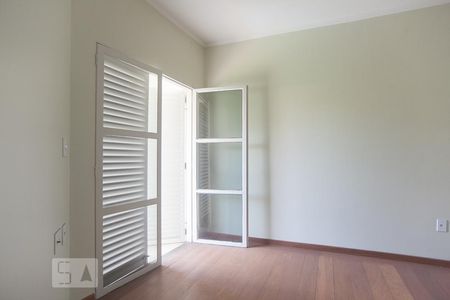 Casa à venda com 300m², 4 quartos e 4 vagas Casa à venda com 300m², 4 quartos e 4 vagasQuarto