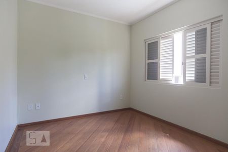 Casa à venda com 300m², 4 quartos e 4 vagas Casa à venda com 300m², 4 quartos e 4 vagasSuíte 2