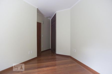 Casa à venda com 300m², 4 quartos e 4 vagas Casa à venda com 300m², 4 quartos e 4 vagasSuíte 3