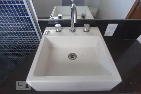 Casa à venda com 300m², 4 quartos e 4 vagas Casa à venda com 300m², 4 quartos e 4 vagasBanheiro da suíte 2