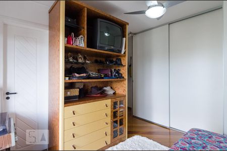 Apartamento à venda com 210m², 4 quartos e 4 vagasQuarto da suíte 4