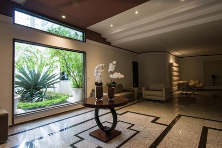 Apartamento à venda com 210m², 4 quartos e 4 vagasHall social