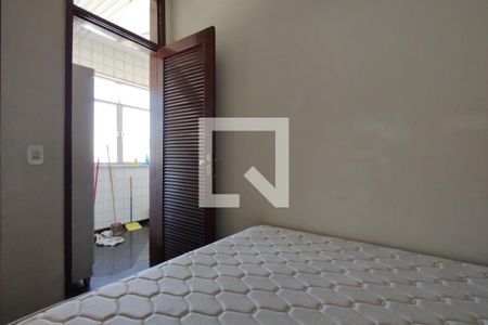 Apartamento à venda com 274m², 3 quartos e 2 vagas Apartamento à venda com 274m², 3 quartos e 2 vagasQuarto de Serviço