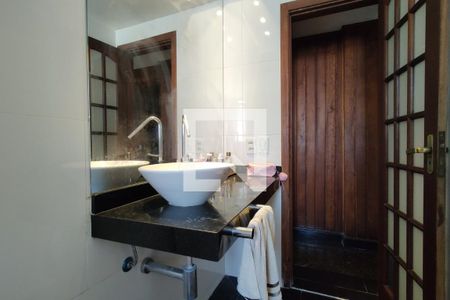 Apartamento à venda com 274m², 3 quartos e 2 vagas Apartamento à venda com 274m², 3 quartos e 2 vagasBanheiro Social