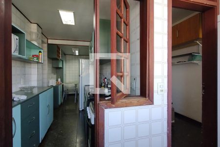 Apartamento à venda com 274m², 3 quartos e 2 vagas Apartamento à venda com 274m², 3 quartos e 2 vagasCozinha - Armários