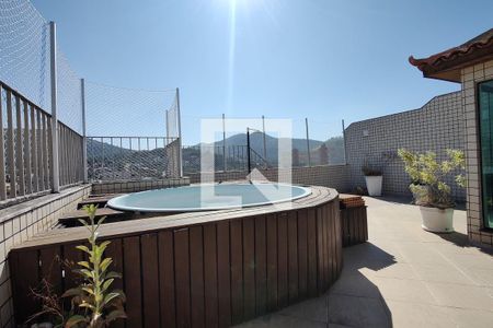 Apartamento à venda com 274m², 3 quartos e 2 vagas Apartamento à venda com 274m², 3 quartos e 2 vagasPiscina da Cobertura